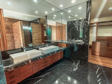 Casa en Venta en Bosque de Los Lagos, Zapopan con Excelente Precio