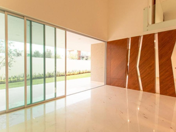 Casa en Venta en Bosque de Los Lagos, Zapopan con Excelente Precio