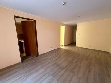 VENTA DE DEPARTAMENTO TRIPLEX - CALLE LAS VIOLETAS – SAN LUIS