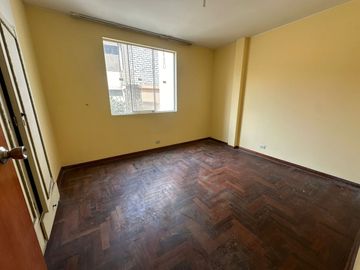 VENTA DE DEPARTAMENTO TRIPLEX - CALLE LAS VIOLETAS – SAN LUIS