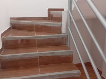 VENTA DE DEPARTAMENTO DUPLEX, 3 DORM. -  CALLE LAS VIOLETAS – SAN LUIS