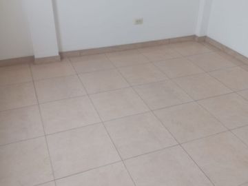 VENTA DE DEPARTAMENTO DUPLEX, 3 DORM. -  CALLE LAS VIOLETAS – SAN LUIS
