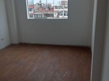 VENTA DE DEPARTAMENTO DUPLEX, 3 DORM. -  CALLE LAS VIOLETAS – SAN LUIS