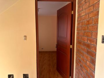 VENTA DE DEPARTAMENTO DUPLEX, 2 DORM. -  CALLE LAS VIOLETAS – SAN LUIS