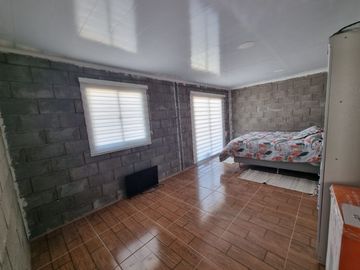 Vendo Casa Solida 100 mts2 con Terreno de 5.000 mts2 a 5 minutos de La Huayca. Autosustentable Posee paneles Soleres y Agua de Pozo con bomba.