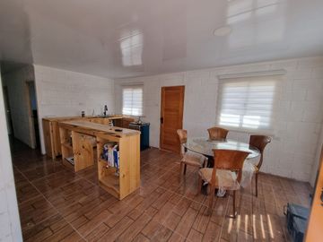 Vendo Casa Solida 100 mts2 con Terreno de 5.000 mts2 a 5 minutos de La Huayca. Autosustentable Posee paneles Soleres y Agua de Pozo con bomba.