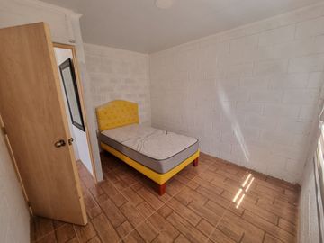 Vendo Casa Solida 100 mts2 con Terreno de 5.000 mts2 a 5 minutos de La Huayca. Autosustentable Posee paneles Soleres y Agua de Pozo con bomba.