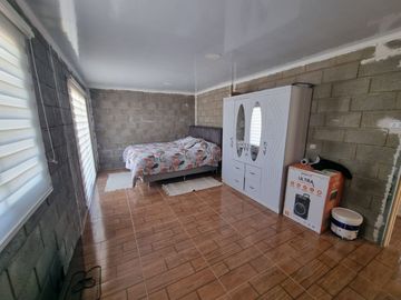 Vendo Casa Solida 100 mts2 con Terreno de 5.000 mts2 a 5 minutos de La Huayca. Autosustentable Posee paneles Soleres y Agua de Pozo con bomba.