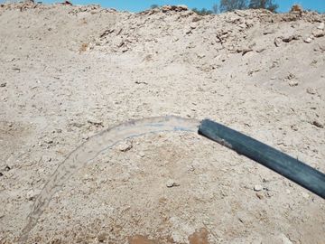 Vendo Casa Solida 100 mts2 con Terreno de 5.000 mts2 a 5 minutos de La Huayca. Autosustentable Posee paneles Soleres y Agua de Pozo con bomba.