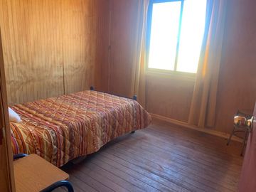 Se vende parcela 5.123 m2 con casa amoblada en Pelarco