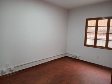 VENTA DE CASA COMO TERRENO 3 PISOS MIRAFLORES