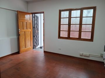 VENTA DE CASA COMO TERRENO 3 PISOS MIRAFLORES