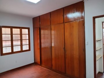 VENTA DE CASA COMO TERRENO 3 PISOS MIRAFLORES