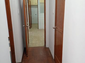 VENTA DE CASA COMO TERRENO 3 PISOS MIRAFLORES