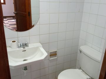 VENTA DE CASA COMO TERRENO 3 PISOS MIRAFLORES