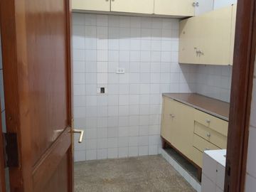 VENTA DE CASA COMO TERRENO 3 PISOS MIRAFLORES