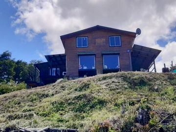 CASA, ISLA PULUQUI, CALBUCO, REGION DE LOS LAGOS