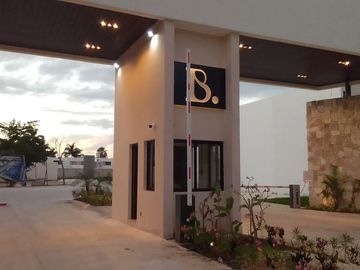BOREANA TOWNHOUSE CON PANELES SOLARES EN CHOLUL MÉRIDA