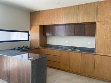 TOWNHOUSE EN TEMOZON NORTE