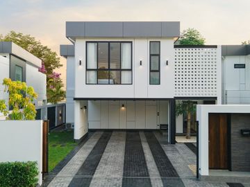 Modern 4 Bedroom Pool Villa in Hang Dong for Sale