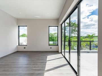 Modern 4 Bedroom Pool Villa in Hang Dong for Sale