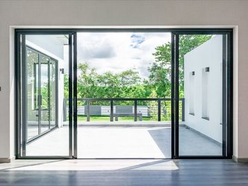Modern 4 Bedroom Pool Villa in Hang Dong for Sale