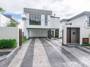 Modern 4 Bedroom Pool Villa in Hang Dong for Sale
