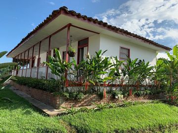 Venta finca autosostenible  Agro-Turística en Pueblo Tapao, Montenegro Quindío