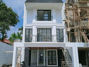DIJUAL RUMAH MEWAH MURAH NYAMAN DI PESANGGRAHAN JAKARTA SELATAN DEKAT REMPOA BLOK M