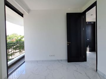 DIJUAL RUMAH MEWAH MURAH NYAMAN DI PESANGGRAHAN JAKARTA SELATAN DEKAT REMPOA BLOK M