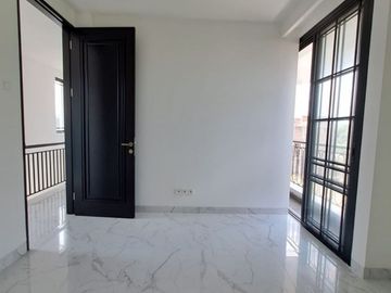 DIJUAL RUMAH MEWAH MURAH NYAMAN DI PESANGGRAHAN JAKARTA SELATAN DEKAT REMPOA BLOK M