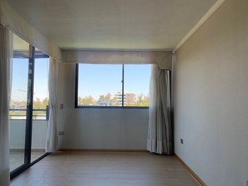 Depto de 3 dormitorios y 3 baños + servicios - Providencia