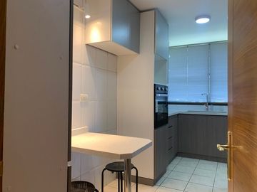 Depto de 3 dormitorios y 3 baños + servicios - Providencia