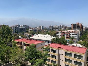 Depto de 3 dormitorios y 3 baños + servicios - Providencia