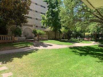 Depto de 3 dormitorios y 3 baños + servicios - Providencia