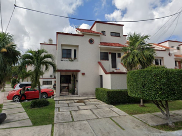 HERMOSA CASA A 12 MINUTOS DE LA PLAYA COCHINITAS