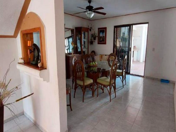 HERMOSA CASA A 12 MINUTOS DE LA PLAYA COCHINITAS