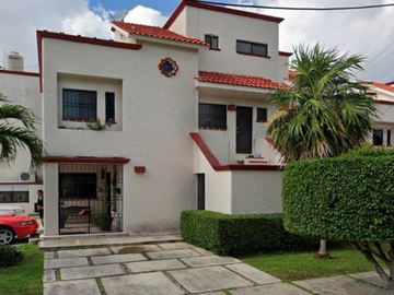HERMOSA CASA A 12 MINUTOS DE LA PLAYA COCHINITAS