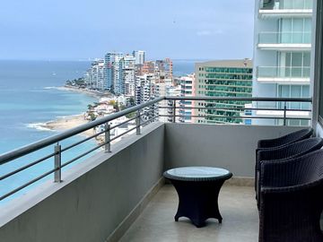 Salinas, espectacular departamento frente al mar y con balcón, ubicado en pleno malecón.