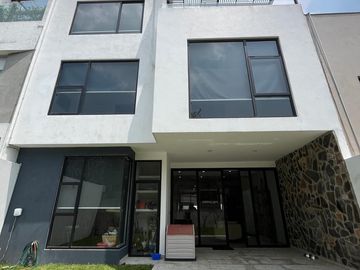 VENTA CASA ESTILO MINIMALISTA LAS VILAS BELLAVISTA