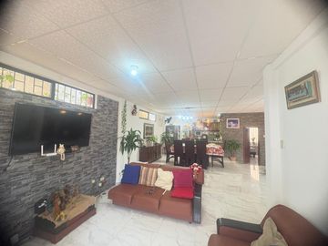 VILLAMIL PLAYAS VENDO HERMOSA CASA DE UNA PLANTA A 50 METROS DEL MAR