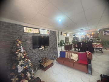 VILLAMIL PLAYAS VENDO HERMOSA CASA DE UNA PLANTA A 50 METROS DEL MAR
