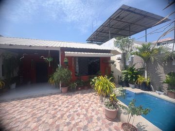 VILLAMIL PLAYAS VENDO HERMOSA CASA DE UNA PLANTA A 50 METROS DEL MAR