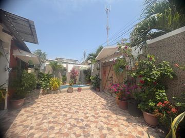 VILLAMIL PLAYAS VENDO HERMOSA CASA DE UNA PLANTA A 50 METROS DEL MAR