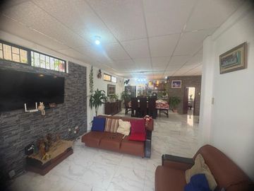 VILLAMIL PLAYAS VENDO HERMOSA CASA DE UNA PLANTA A 50 METROS DEL MAR