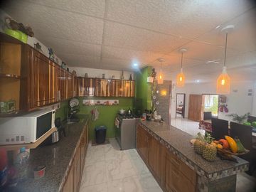 VILLAMIL PLAYAS VENDO HERMOSA CASA DE UNA PLANTA A 50 METROS DEL MAR