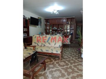 Venta De Hermosa Casa En Ate