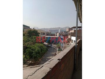 Venta De Hermosa Casa En Ate
