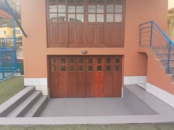 VENDO CASA COMO TERRENO A UNA CUADRA DE WONG DE LA PLANICIE
