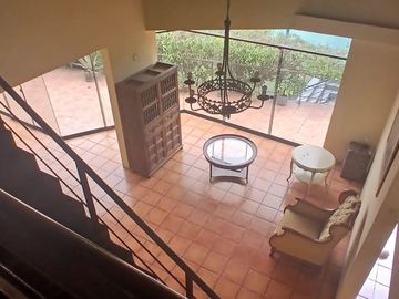 VENDO CASA COMO TERRENO A UNA CUADRA DE WONG DE LA PLANICIE